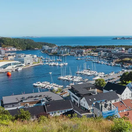 Topcamp Sjosanden - *
